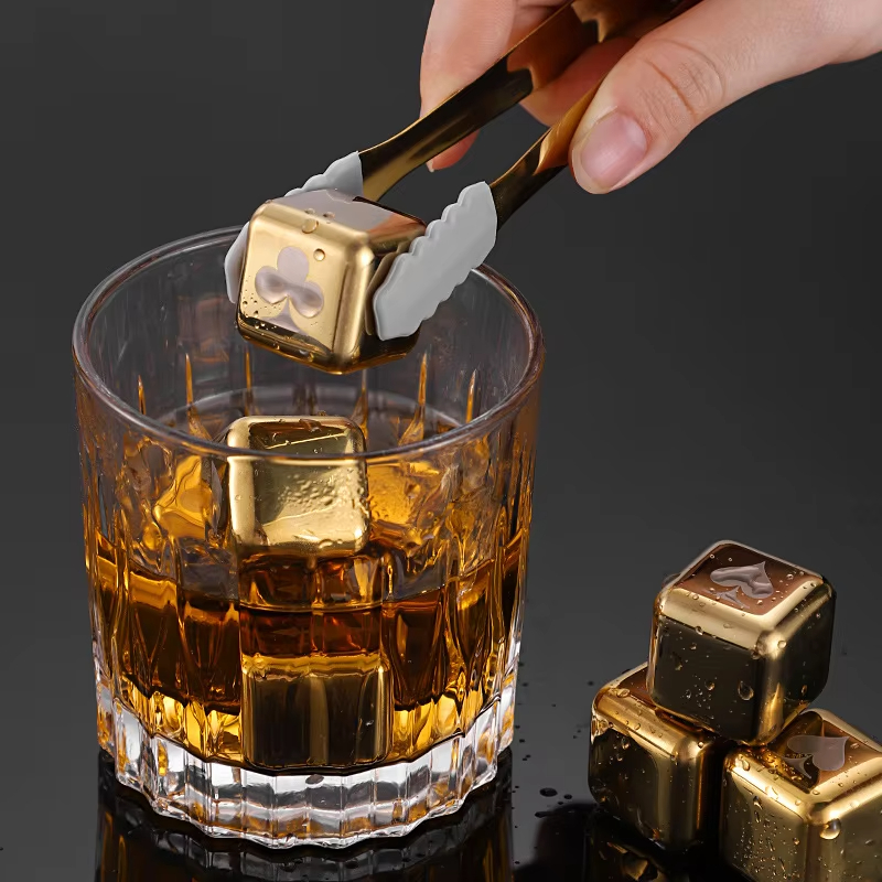 금색과 은색 금속 냉각 바위 재사용 가능한 아이스 큐브 - Whiskey Stone Set 리뷰 및 가격